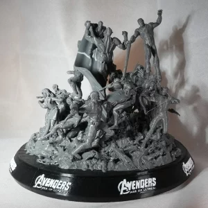 Avengers Ultron kora szobor