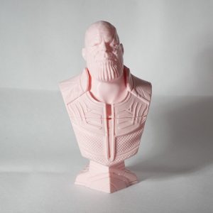 Thanos mellszobor szemből